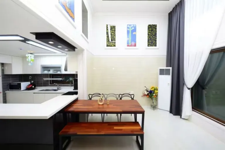 peaceful villa Airbnbs in Korea 
