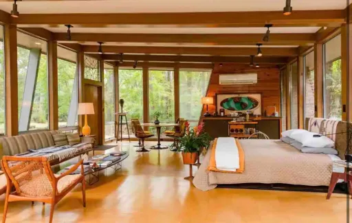 Image for article Best Airbnb Stays in Jackson, Mississippi to Book in 2025