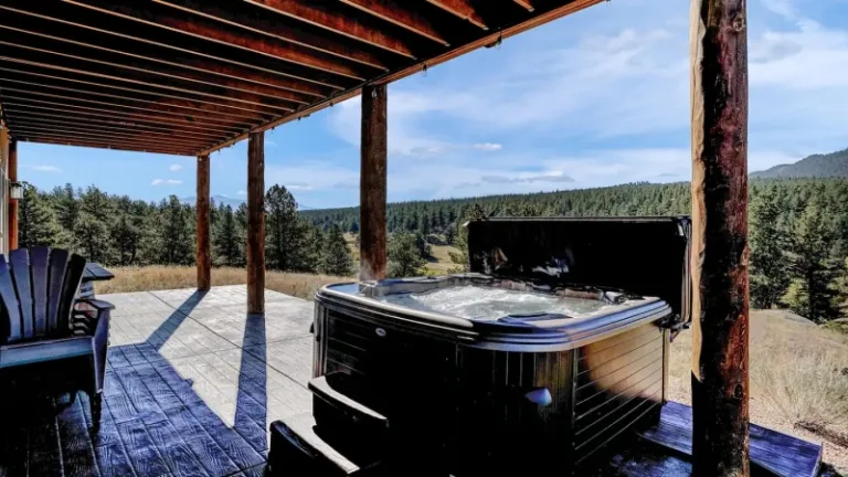 Cabin Airbnb in Colorado