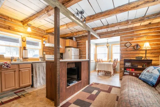 Image for article Best Airbnb Stays in Petoskey, Michigan to Book in 2025