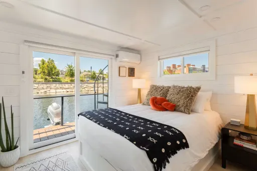 Image for article Best Airbnb Stays in Baltimore, Maryland to Book in 2025