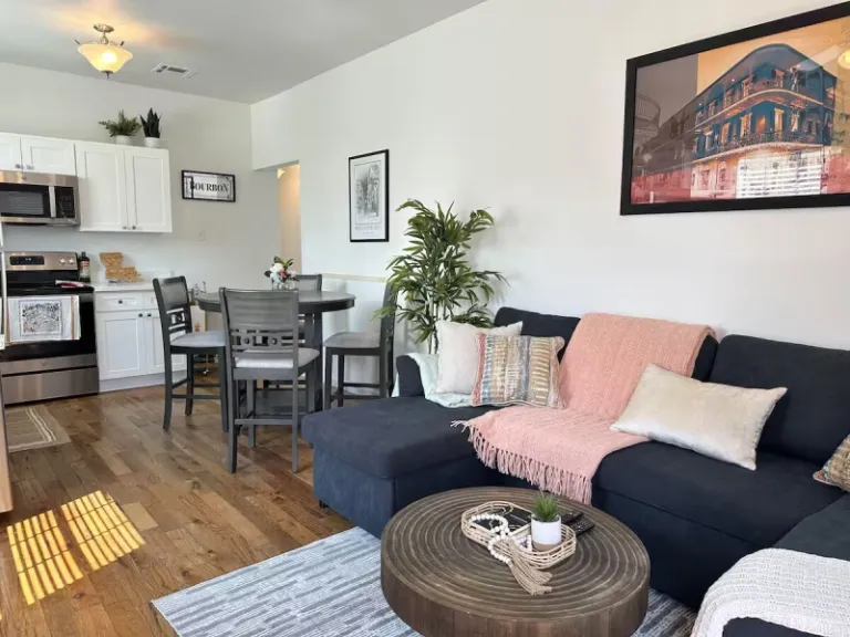 comfortable Airbnb stays in New Orleans