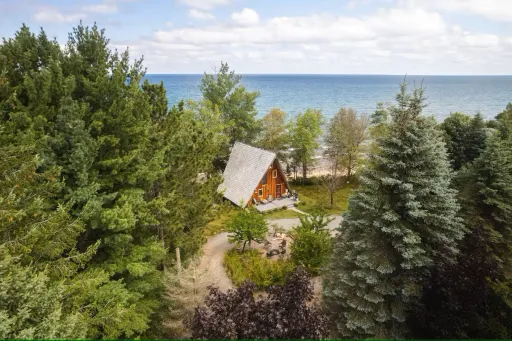 Image for article 10 Best Airbnb Stays in Marquette, Michigan – Curated 2025