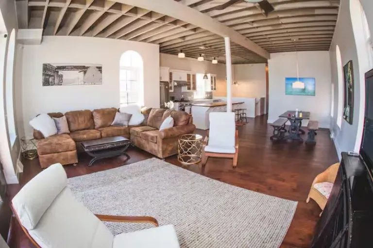 historic downtown retreat Airbnb stays in Marquette