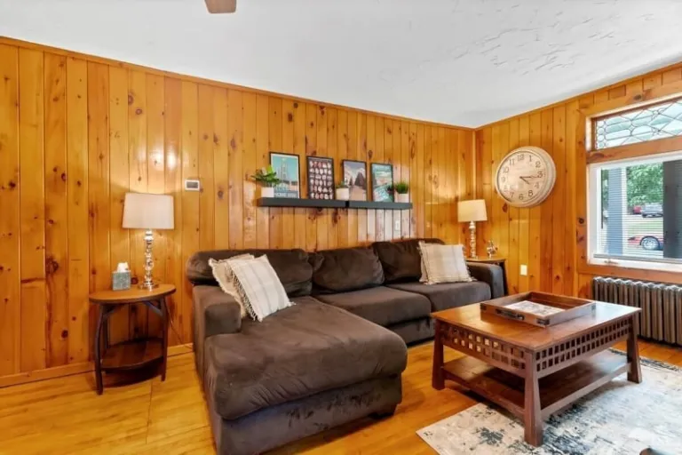 bungalow Airbnb stays in Marquette