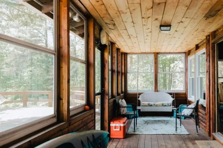 lake front cabin Airbnb stays in Marquette