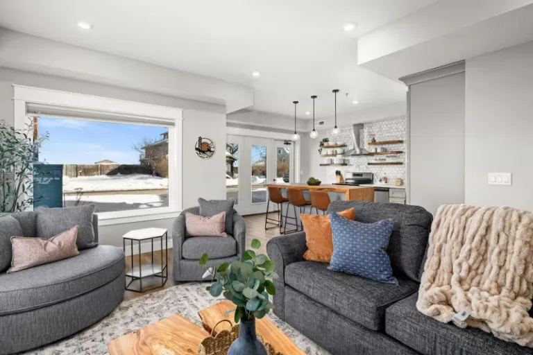 modern Airbnb stays in Duluth