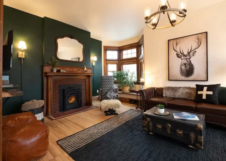 vintage Airbnb stays in Duluth