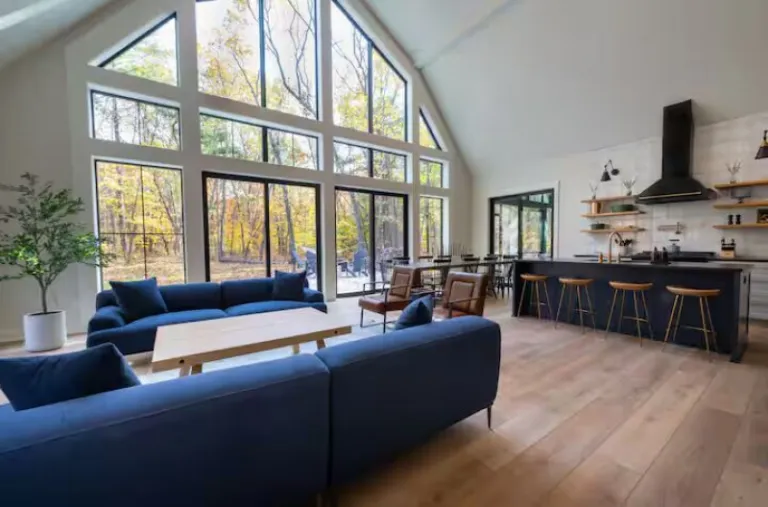 family friendly farmhouse Airbnb Stays in Saugatuck