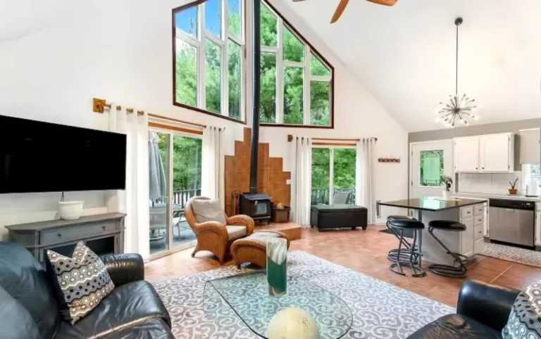 pet friendly Airbnb Stays in Saugatuck