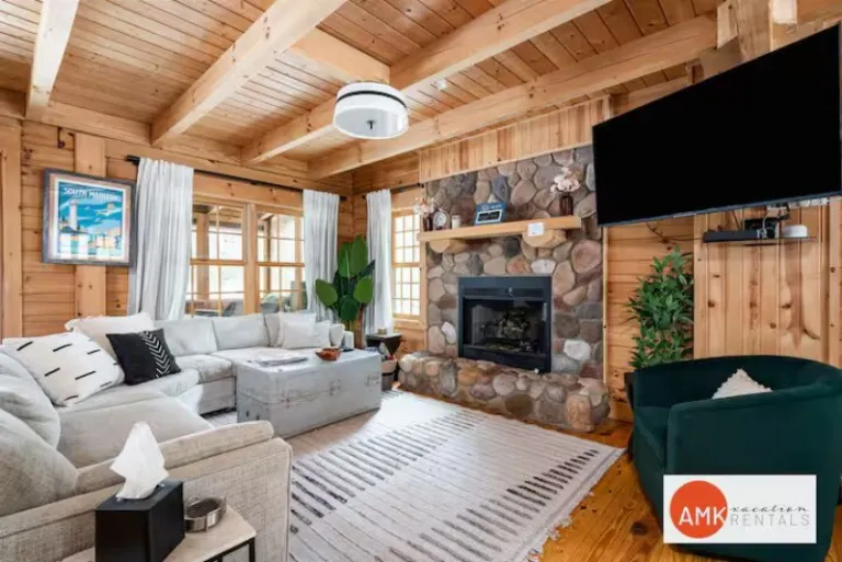 rustic log cabin Airbnb Stays in Saugatuck