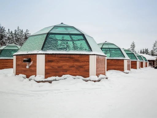 image for article Finland's Glass Igloo: A Must for Your 2023 Bucket List