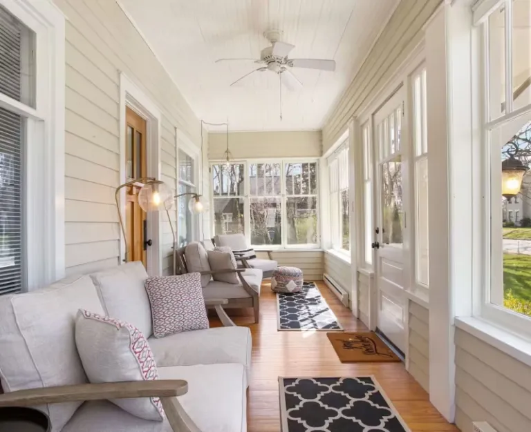 charming Airbnb Stays in Saugatuck