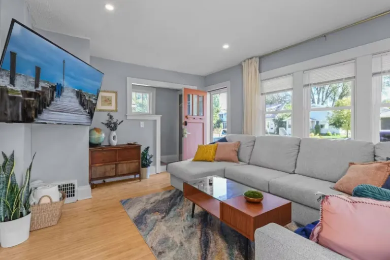 Airbnb stays in Minneapolis