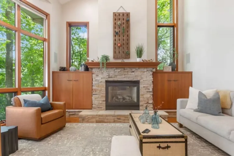 beautiful lakefront Airbnb stays in Holland