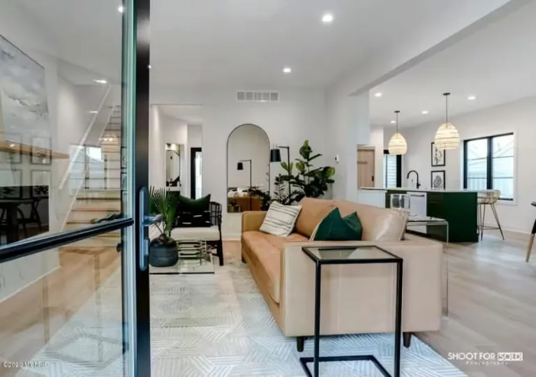 modern lake house Airbnb stays in Holland