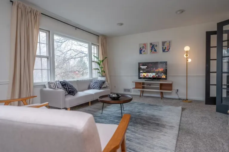 Airbnb in Des Moines