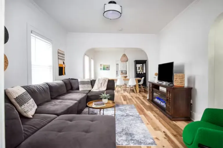 beach cottage Airbnb stays in South Haven