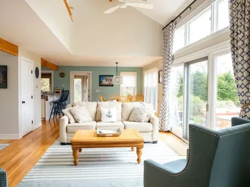 Image for article 10 Best Airbnb Stays in Martha’s Vineyard, Massachusetts  – Curated 2025