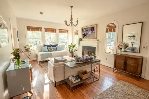 Image for article Top 10 Airbnb Stays in Baton Rouge, Louisiana to Book in 2025