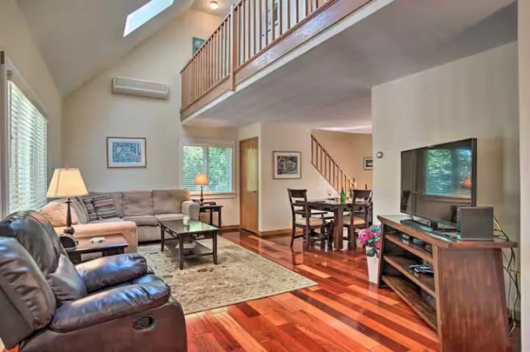spacious Airbnb stays in Martha’s Vineyard