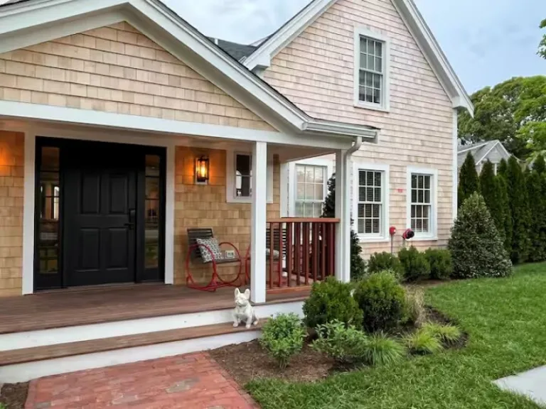chic Airbnb stays in Martha’s Vineyard