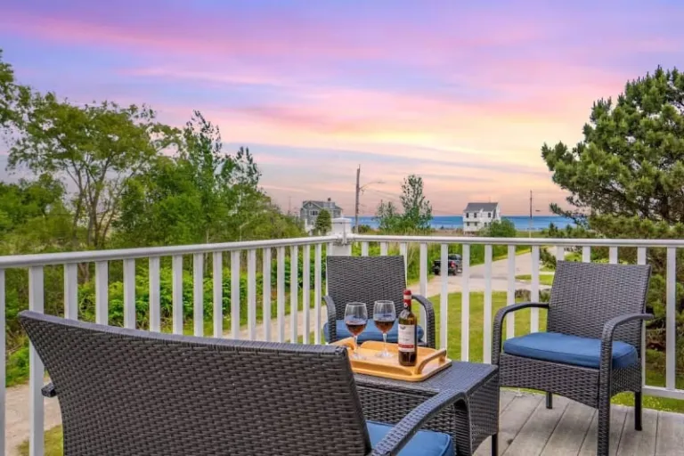 stunning beachside Airbnb stays in Wells Maine