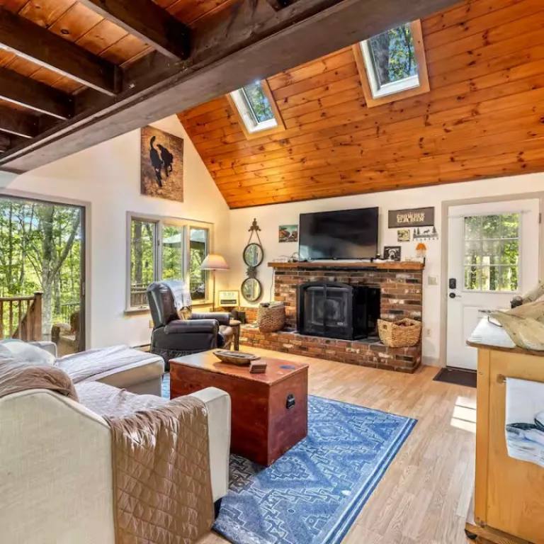 cute cabin Airbnb stays in Kennebunkport