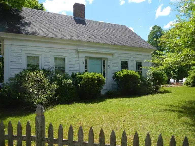 cottage Airbnb stays in Kennebunkport