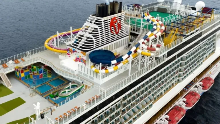 star voyager starcruises dream cruises