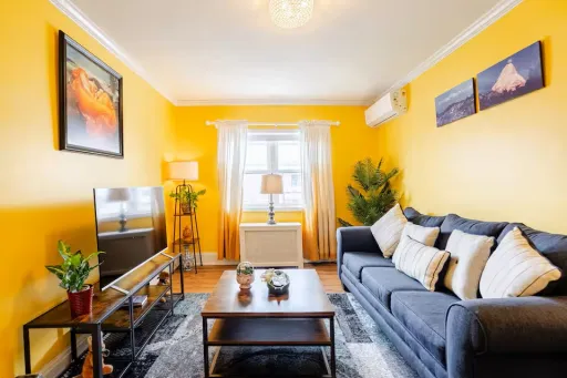 Image for article Family-Friendly Airbnb Stays in Queens, New York City – Curated 2025