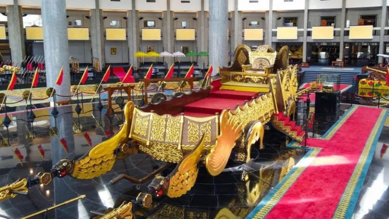 Royal Regalia Museum, Bandar seri Begawan, Brunei
