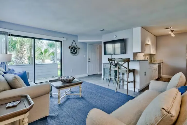 cheap and comfortable Airbnb Stays in Miramar Beach