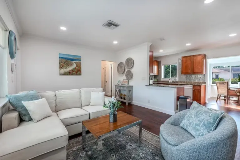 private Airbnb Stays in Boynton