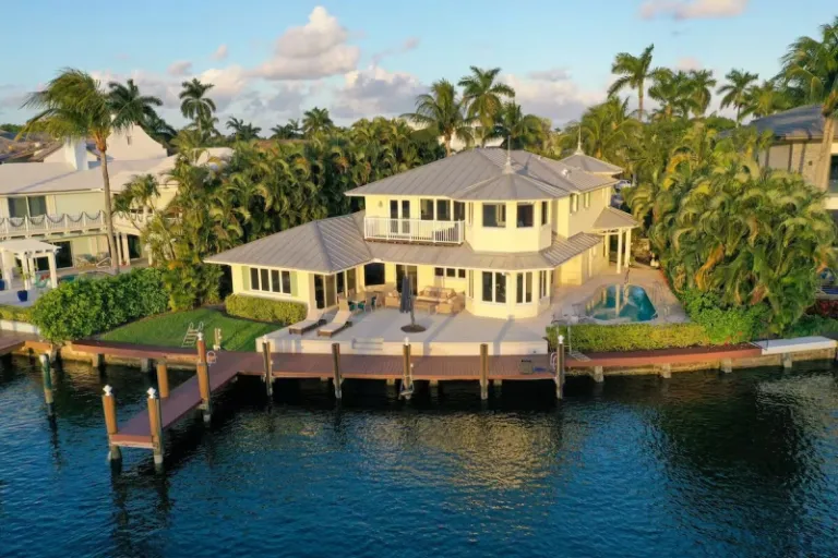 waterfront Airbnb stays in Delray Beach