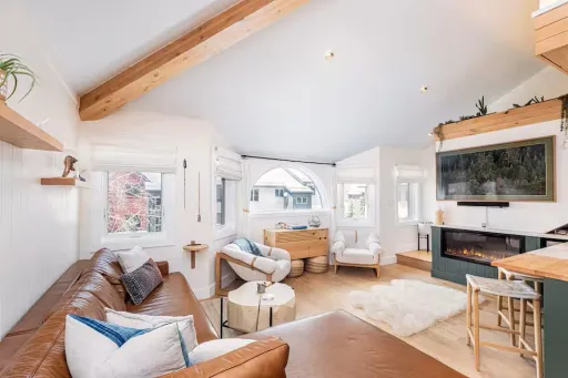 Image for article 10 Best Airbnb Stays in Telluride, Colorado to Book in 2025