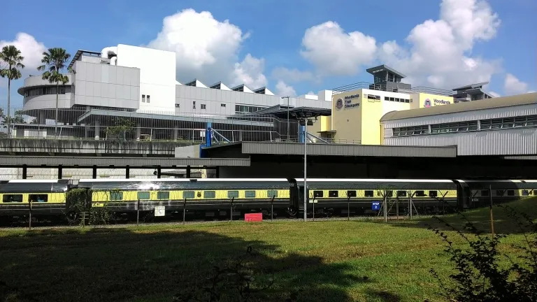 File:Eastern & Oriental Express at Woodlands Train Checkpoint.jpg - Wikimedia Commons