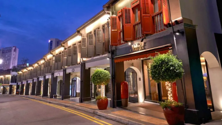 the scarlet singapore