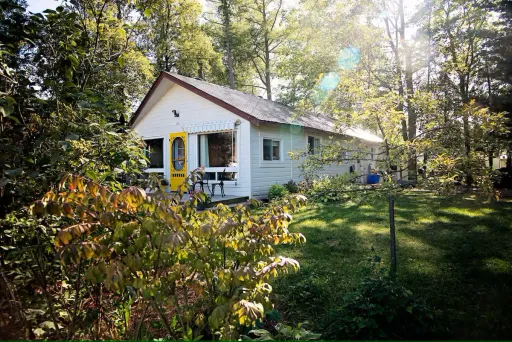 Image for article 8 Best Family Friendly Airbnbs in Wasaga Beach, Canada to Book in 2025