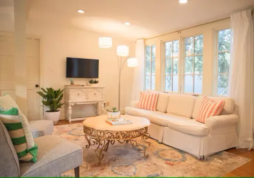 Image for article Best Family Friendly Airbnb Homes to Stay in Mobile, Alabama