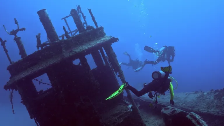 wreck diving