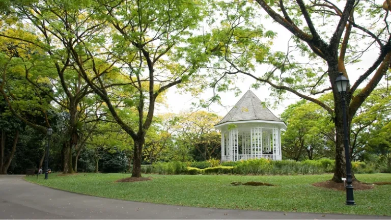verandah at the singapore botanical gardens