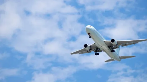 Image for article Top 5 Turbulence-Prone Flights Every Traveller Should Know