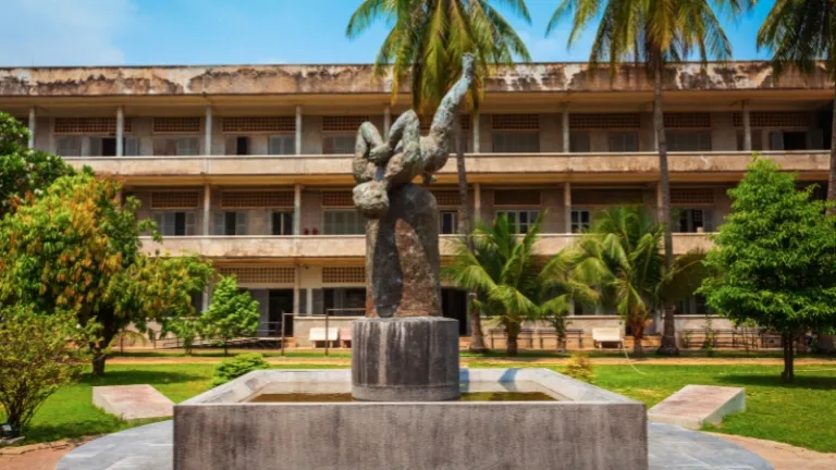 s-21 prison exterior