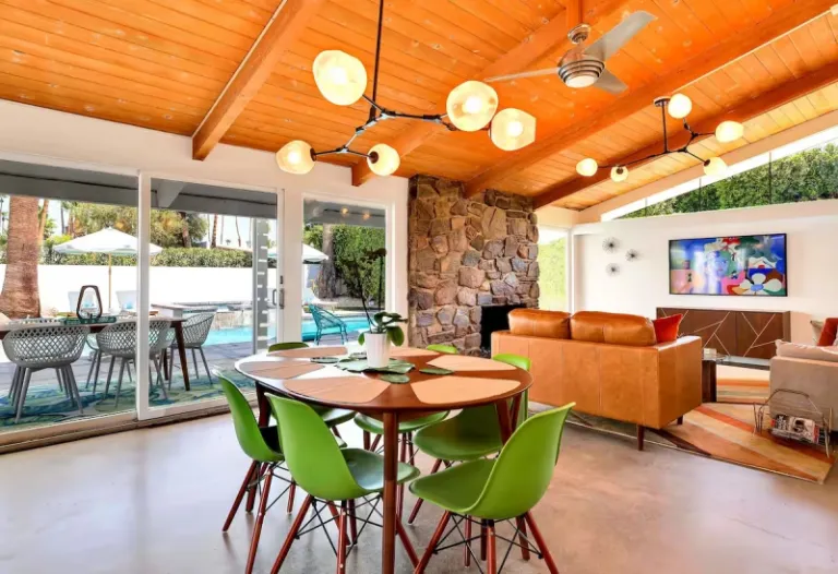  Airbnbs in Palm Springs
