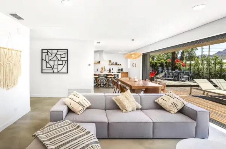  Airbnbs in Palm Springs