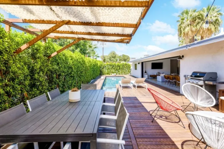  Airbnbs in Palm Springs