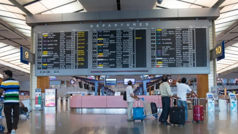 singapore changi airport departure hall