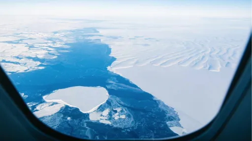 Image for article Did You Know You Can Spend Your New Year’s Eve Over Antarctica?