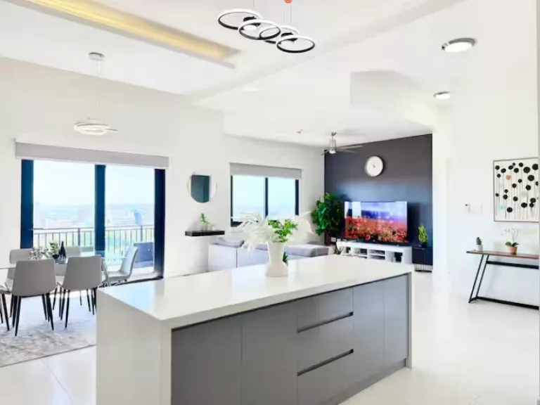 luxurious penthouse Airbnbs in Kingston